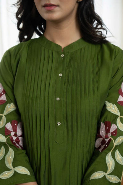 Kurta With Heavy embroidered (green)