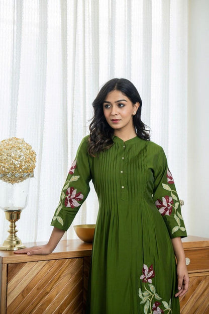 Kurta With Heavy embroidered (green)